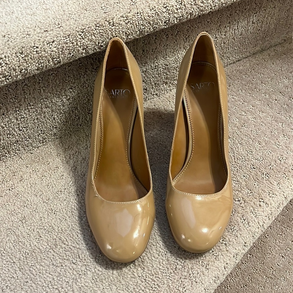 Franco Sarto tan patent leather pumps